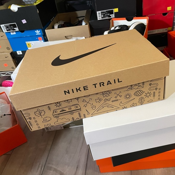 ⭐️⭐️ Nike empty boxes (trail) fit up to men’s 12. Limited amount. - Picture 3 of 8